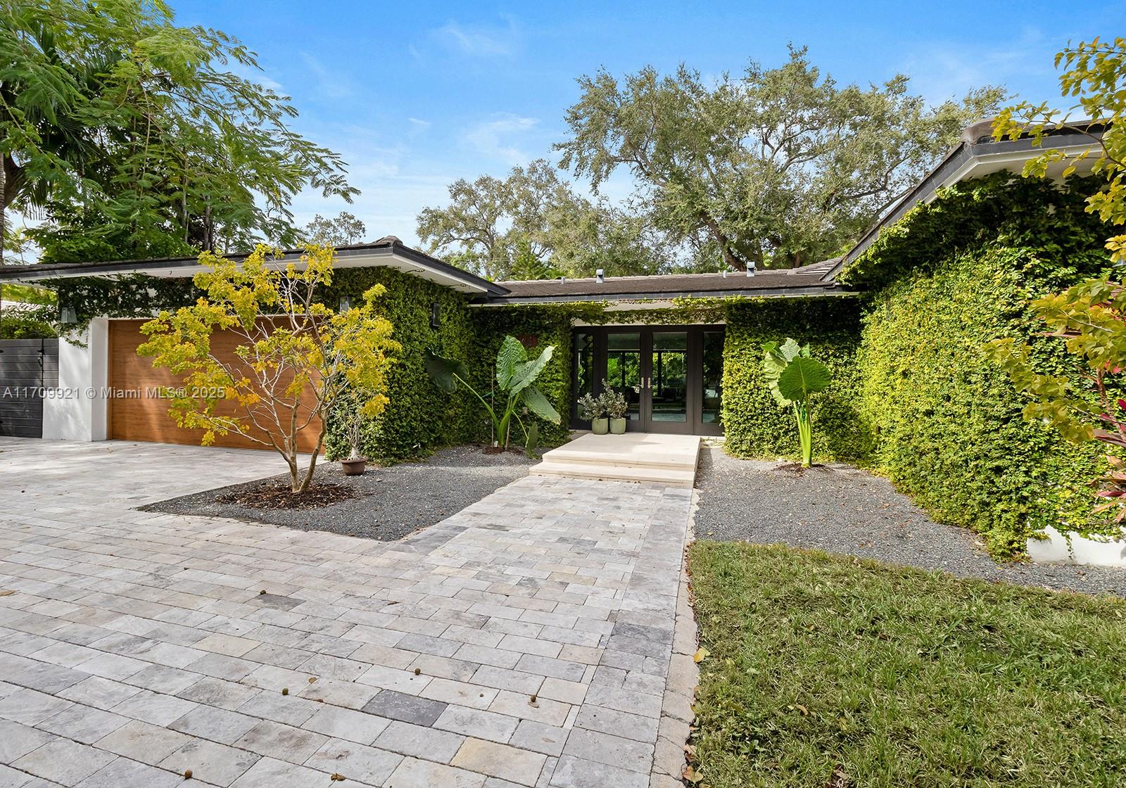 BAY HEIGHTS - Residential