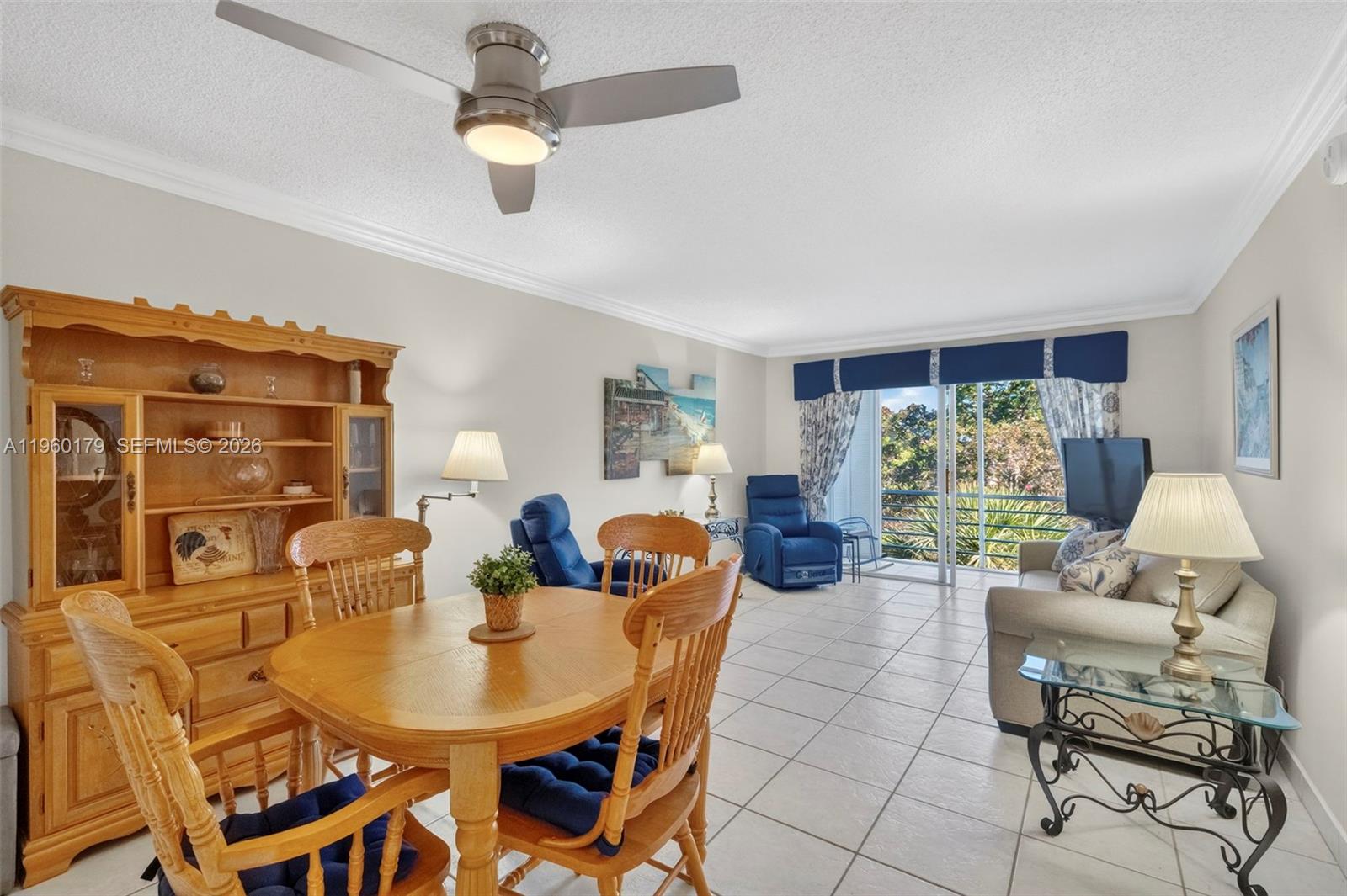LAUDERDALE OAKS CONDO III - Residential
