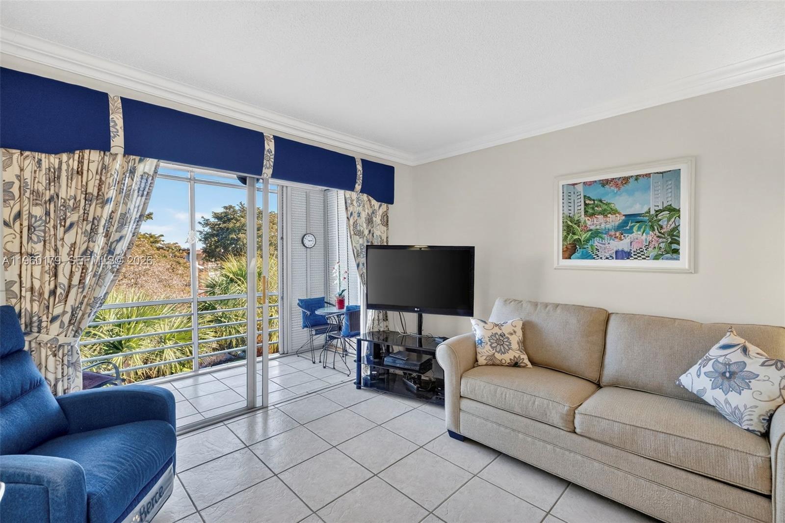 LAUDERDALE OAKS CONDO III - Residential