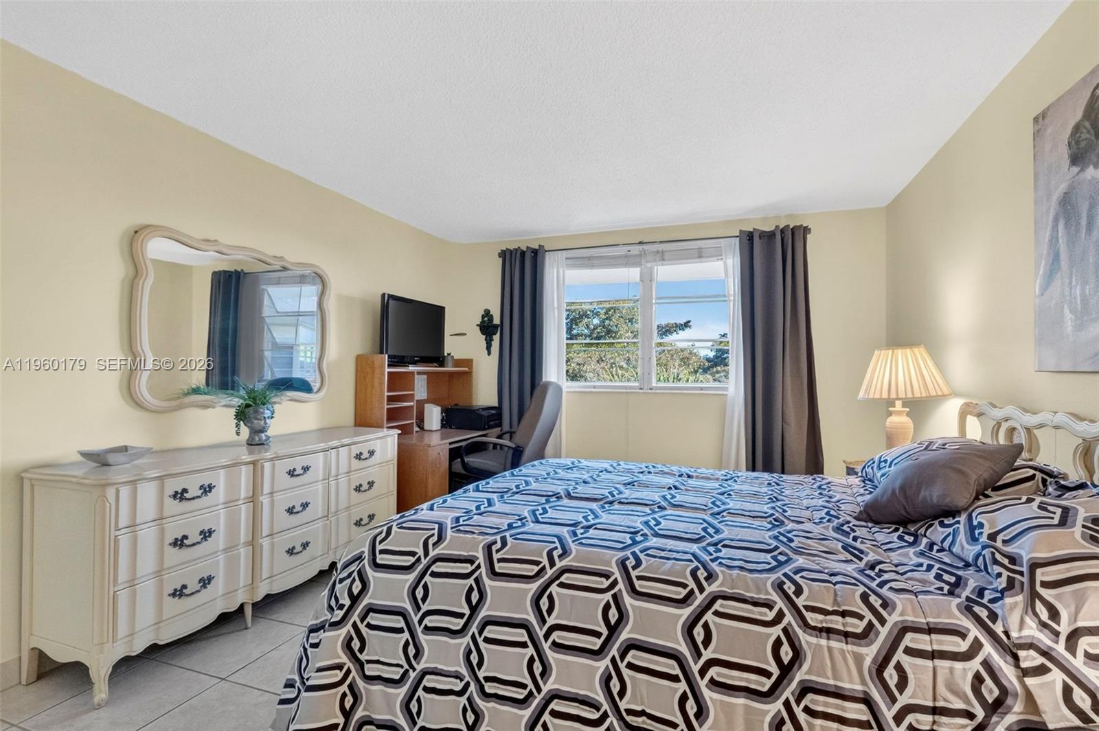 LAUDERDALE OAKS CONDO III - Residential