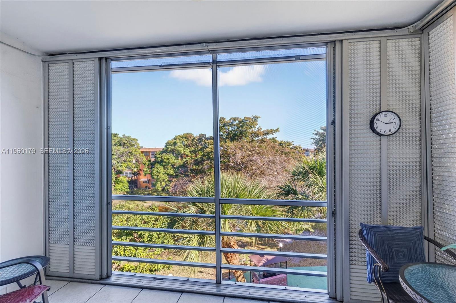 LAUDERDALE OAKS CONDO III - Residential