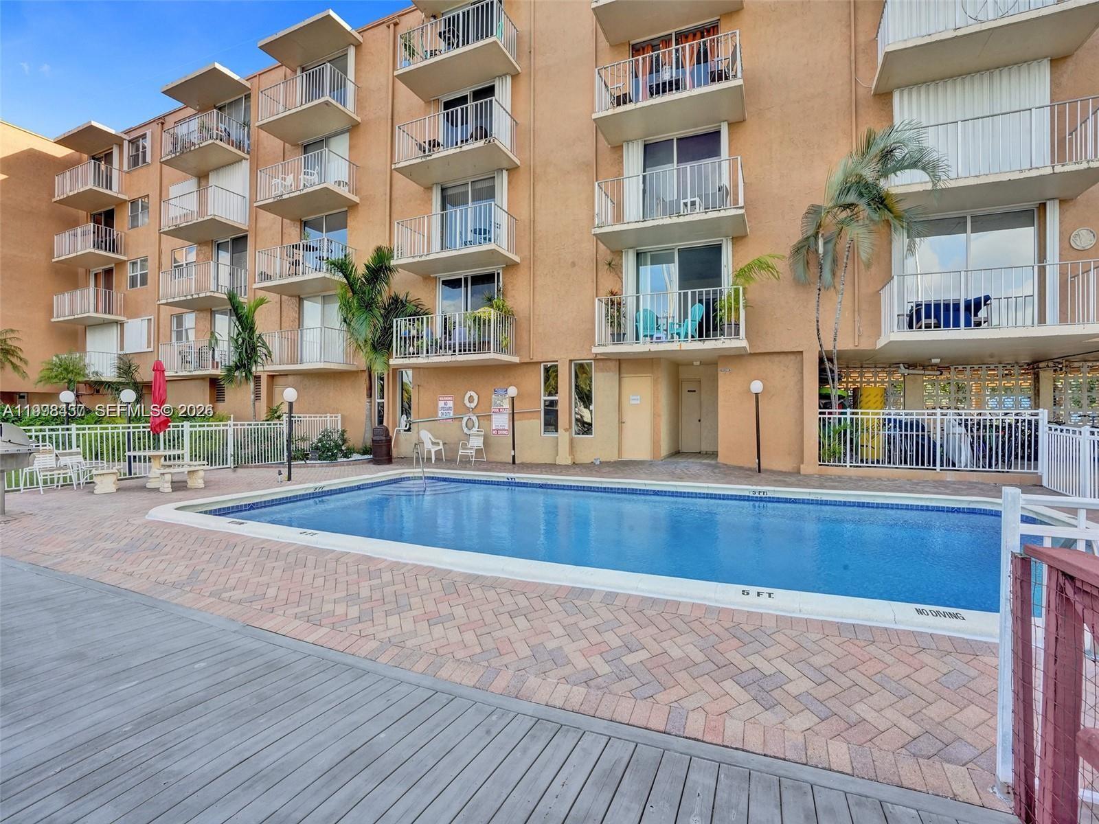 CROMWELL EAST CONDO - Residential