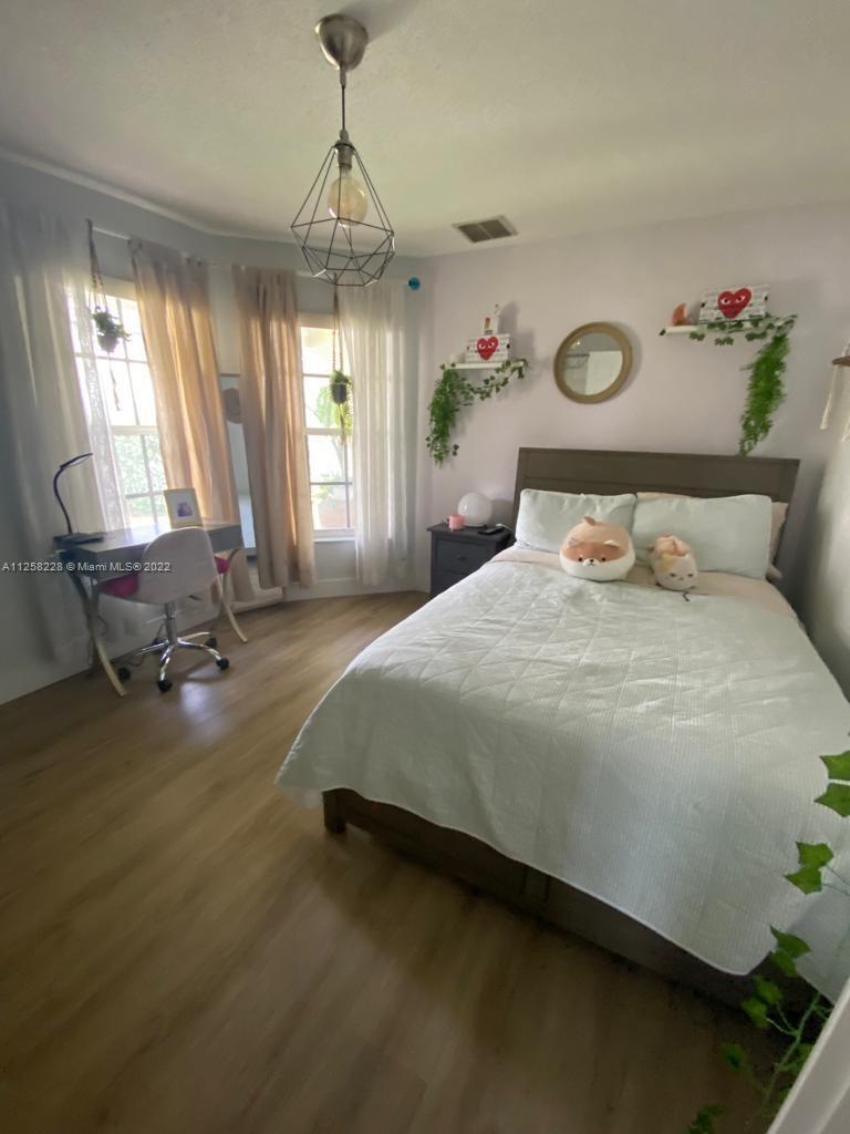 FOREST RIDGE CLUSTER HOME - Residential