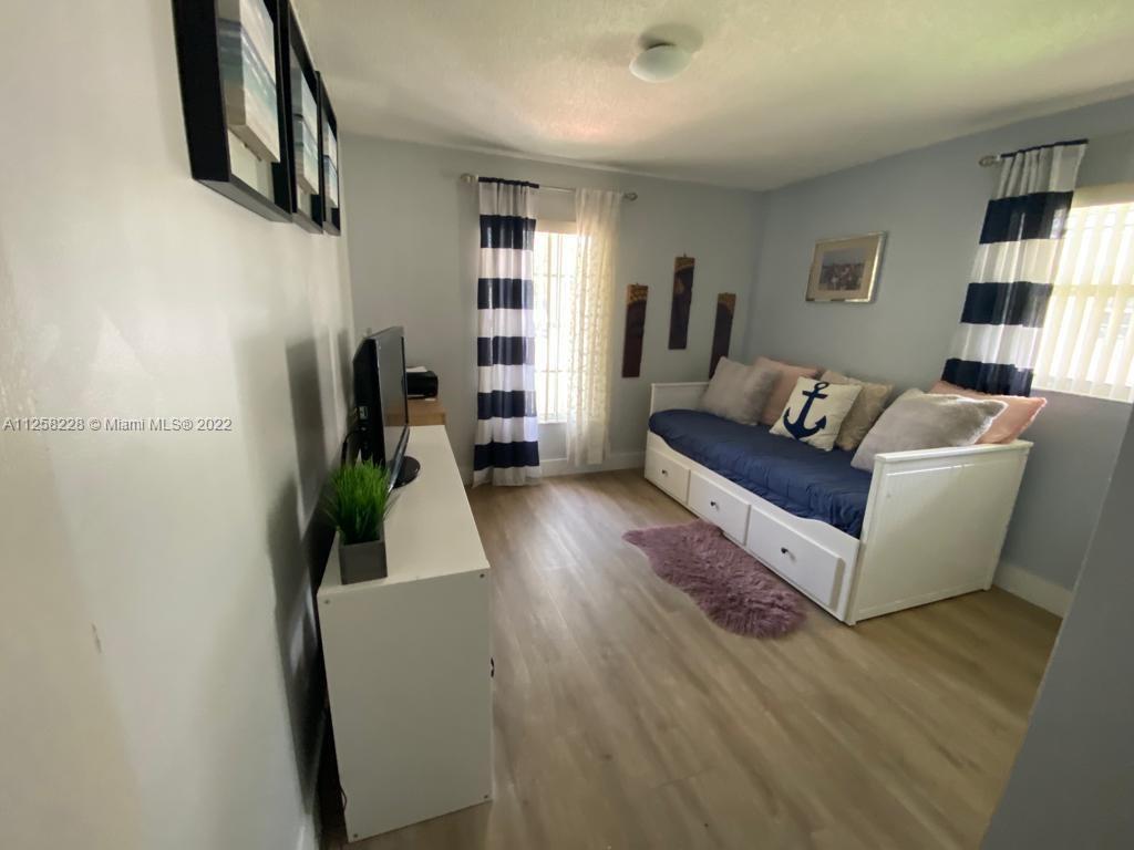 FOREST RIDGE CLUSTER HOME - Residential