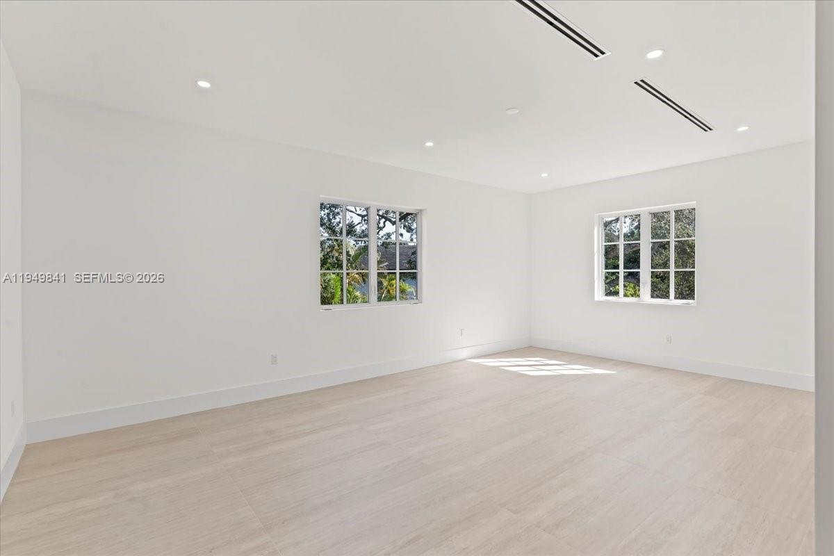 POINSETTIA ESTATES - Residential