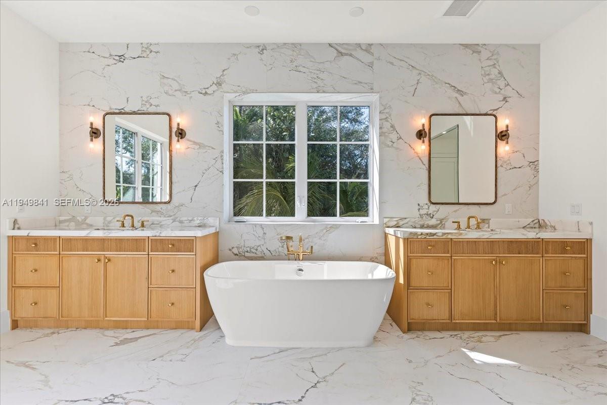 POINSETTIA ESTATES - Residential