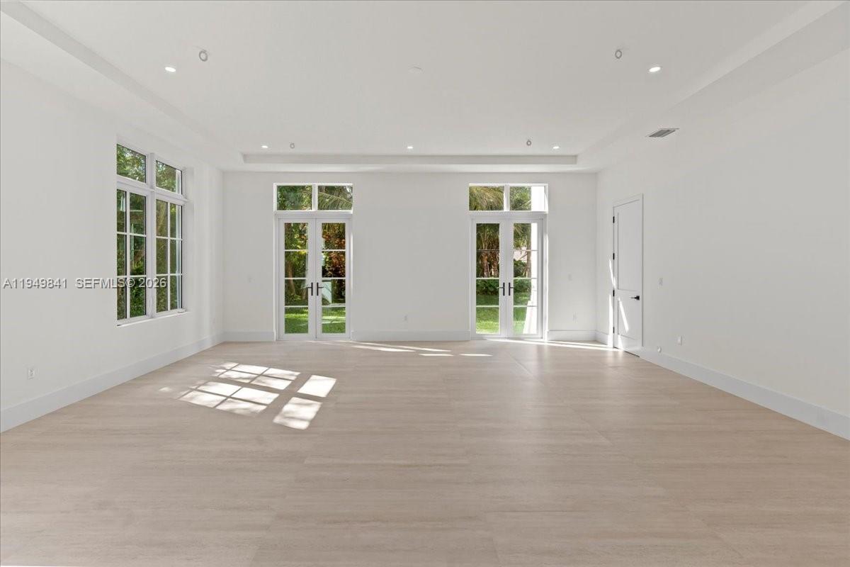 POINSETTIA ESTATES - Residential
