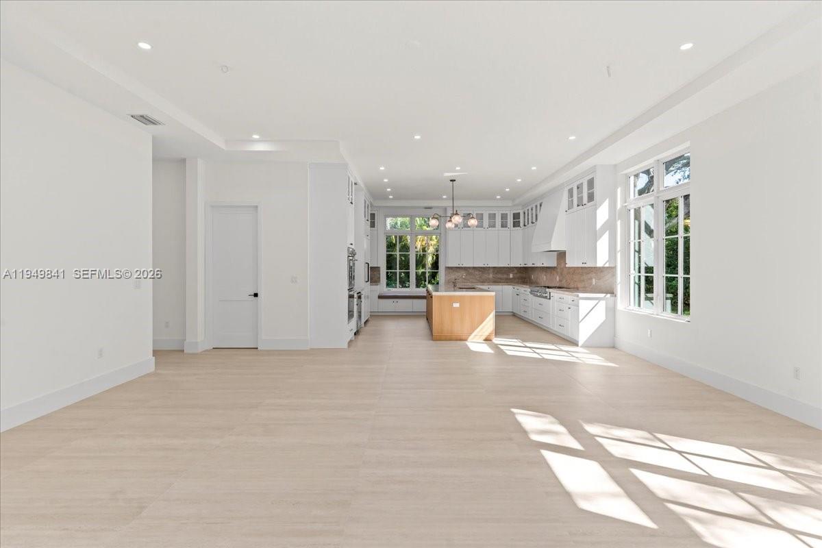 POINSETTIA ESTATES - Residential