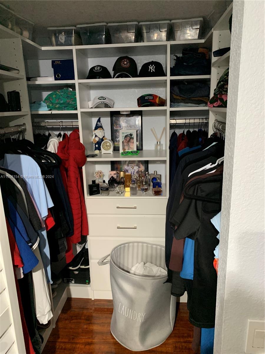 LIME BAY CONDOMINIUM 3 - Residential Lease
