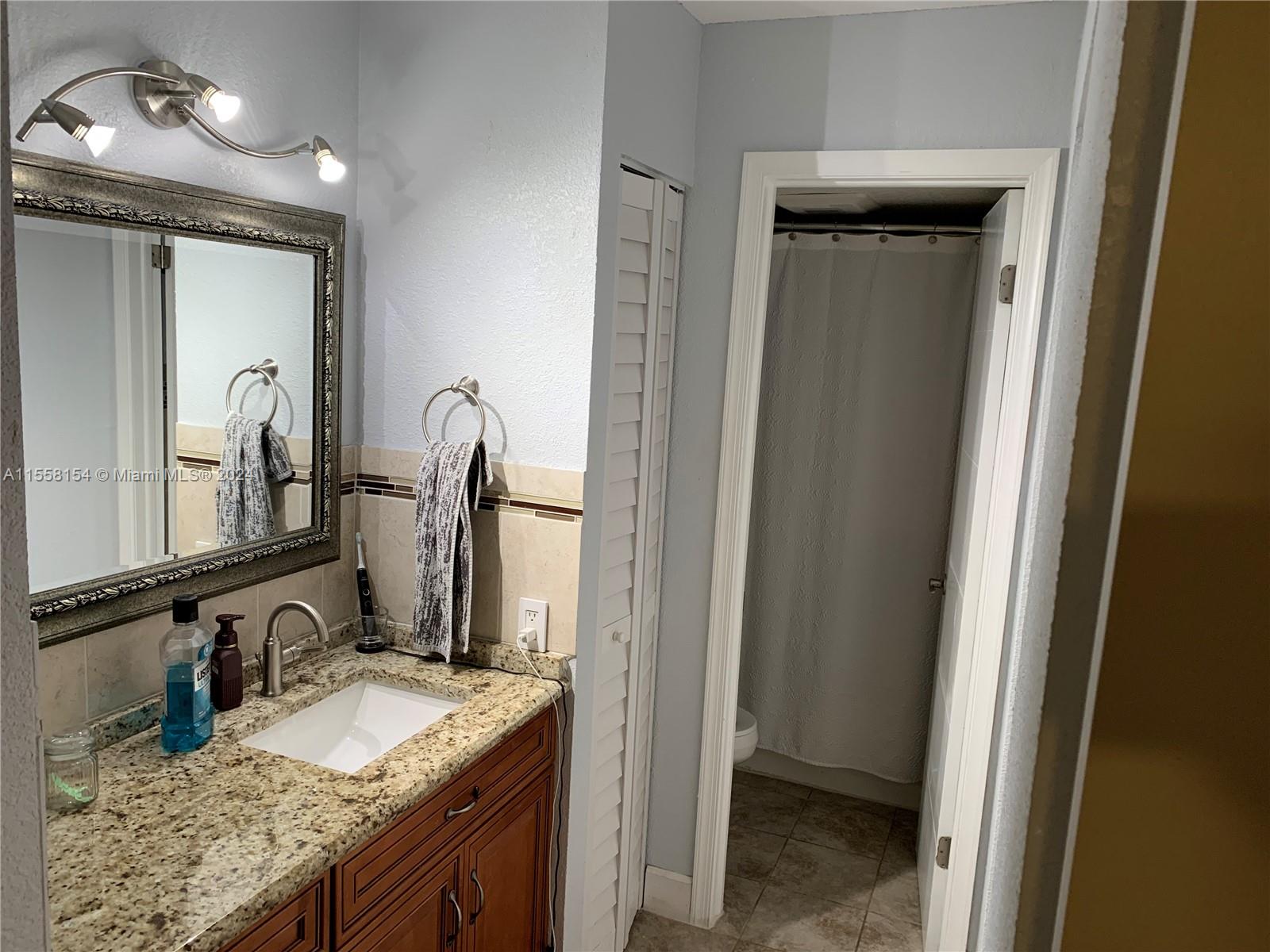 LIME BAY CONDOMINIUM 3 - Residential Lease