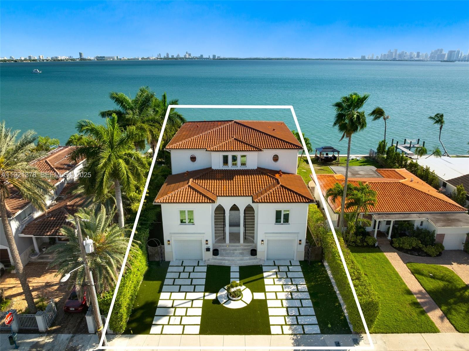 TREASURE ISLAND - Residential
