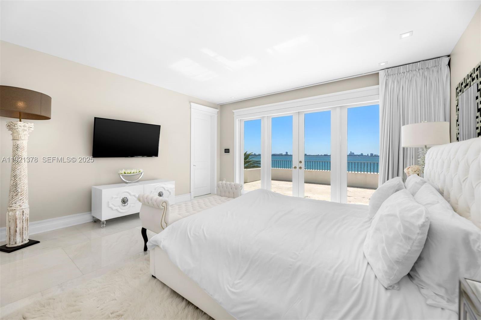 TREASURE ISLAND - Residential