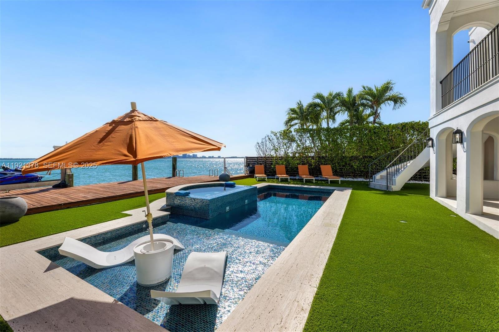 TREASURE ISLAND - Residential
