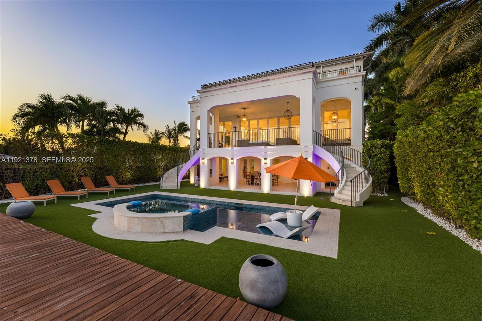 TREASURE ISLAND - Residential