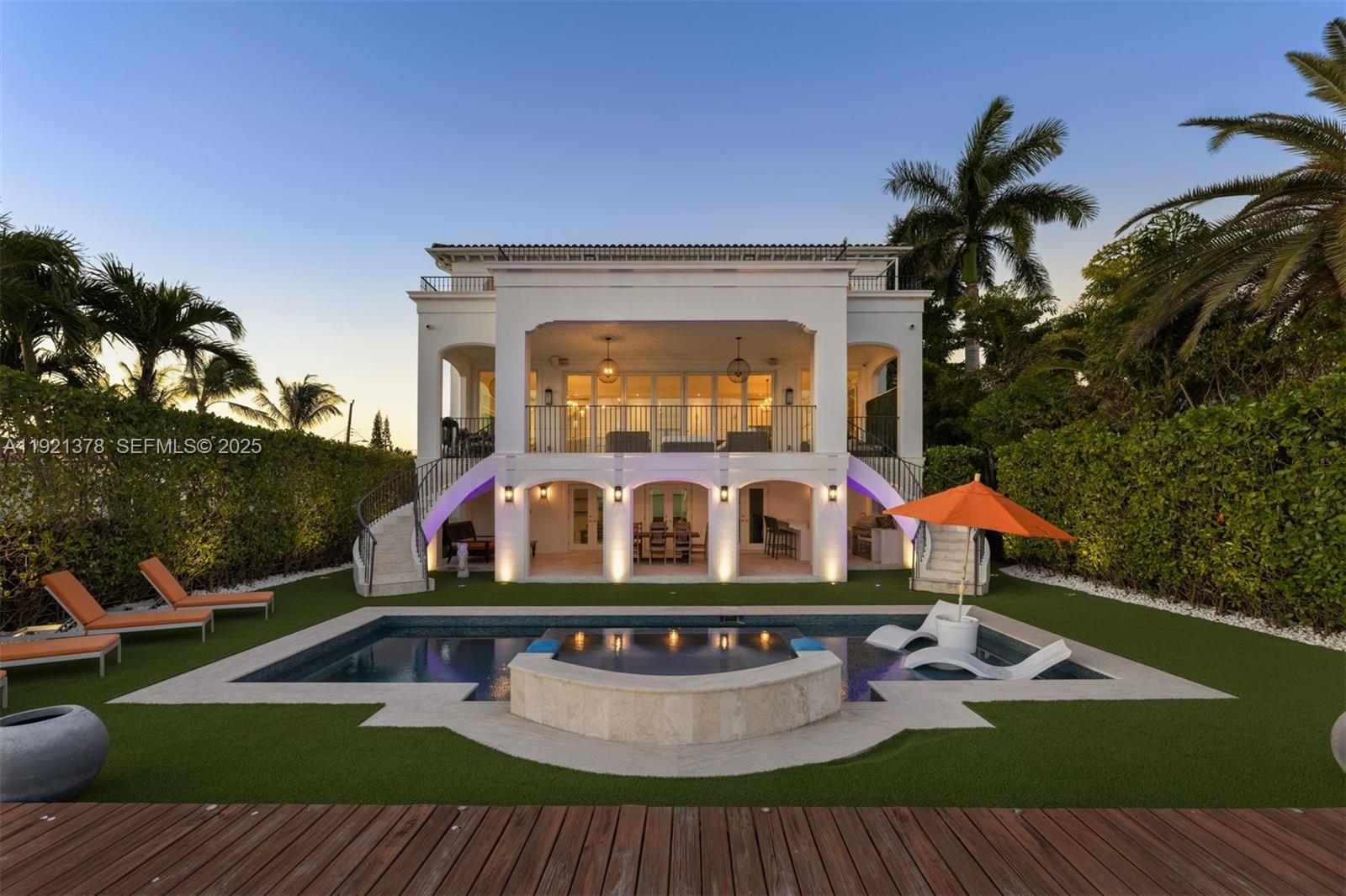 TREASURE ISLAND - Residential