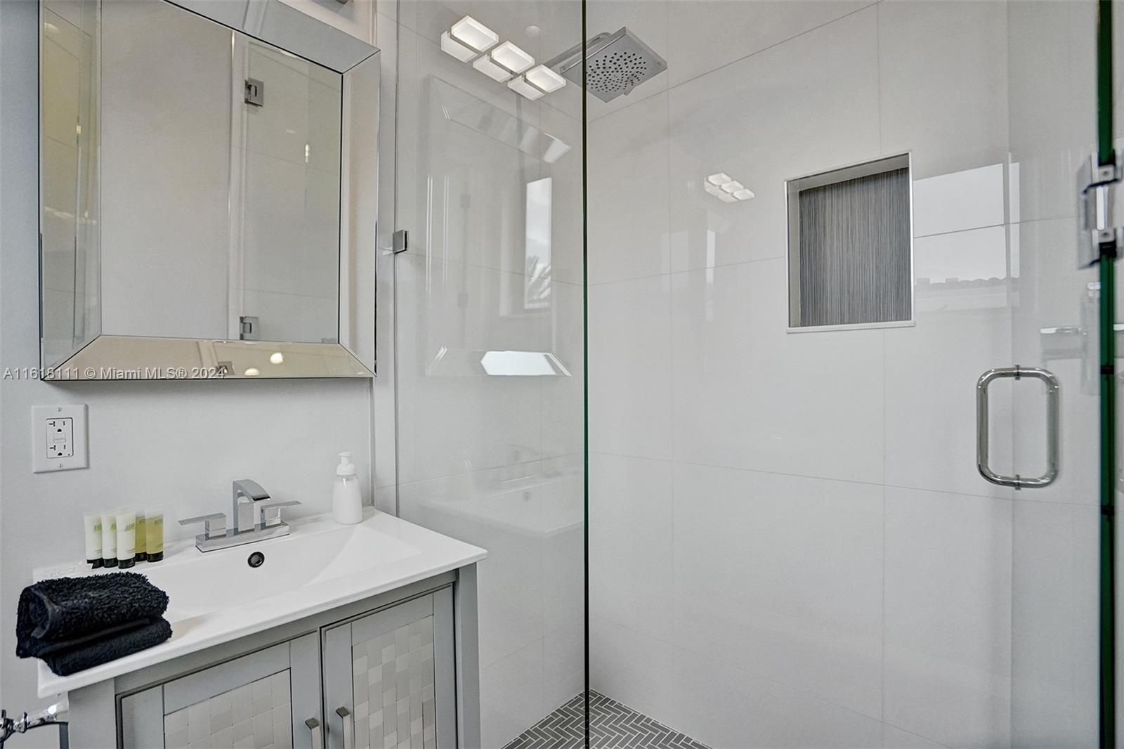 SILVER SHORES SEC OF LAUD - Residential