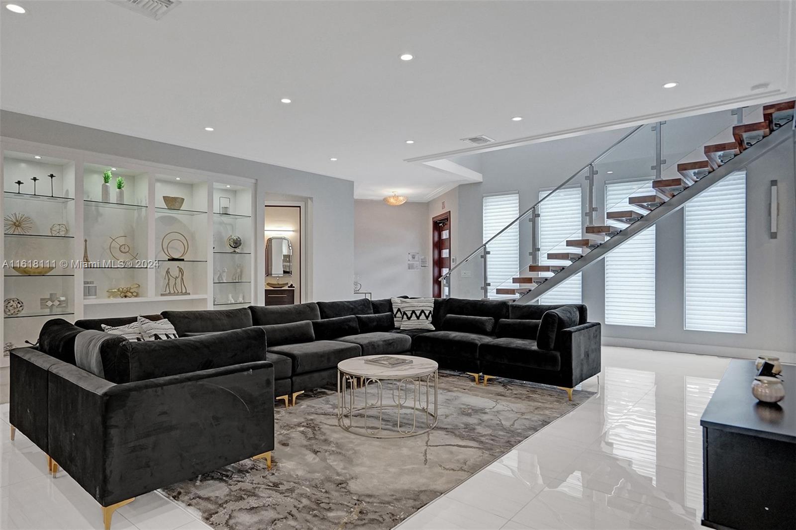 SILVER SHORES SEC OF LAUD - Residential