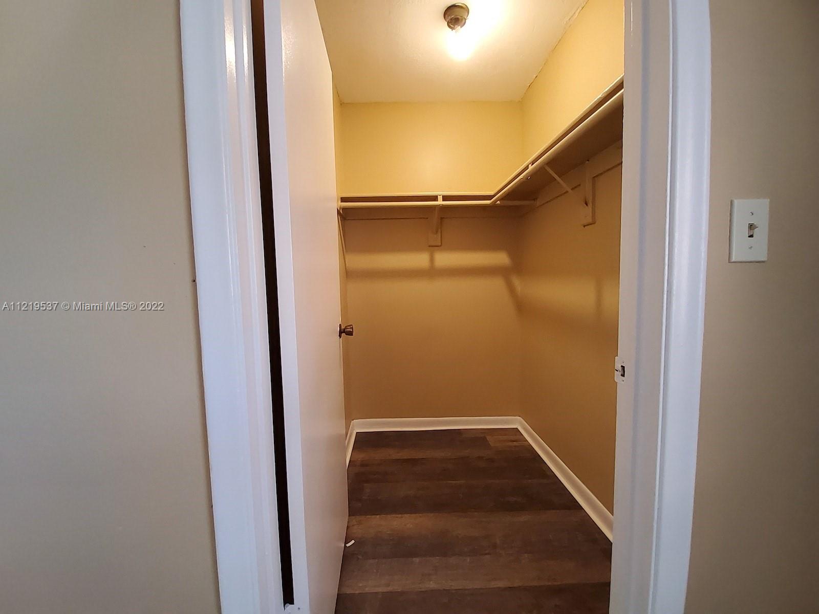 PRESIDENTIAL GOLFVIEW CON - Residential Lease