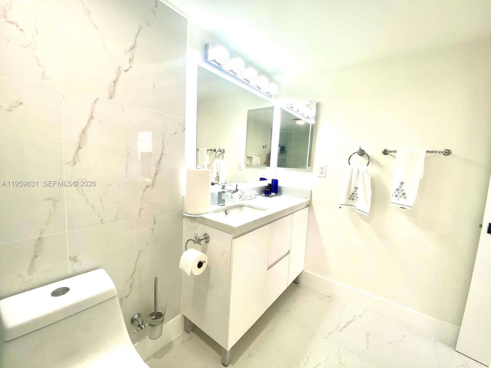 WINSTON TOWERS 600 CONDO - Residential