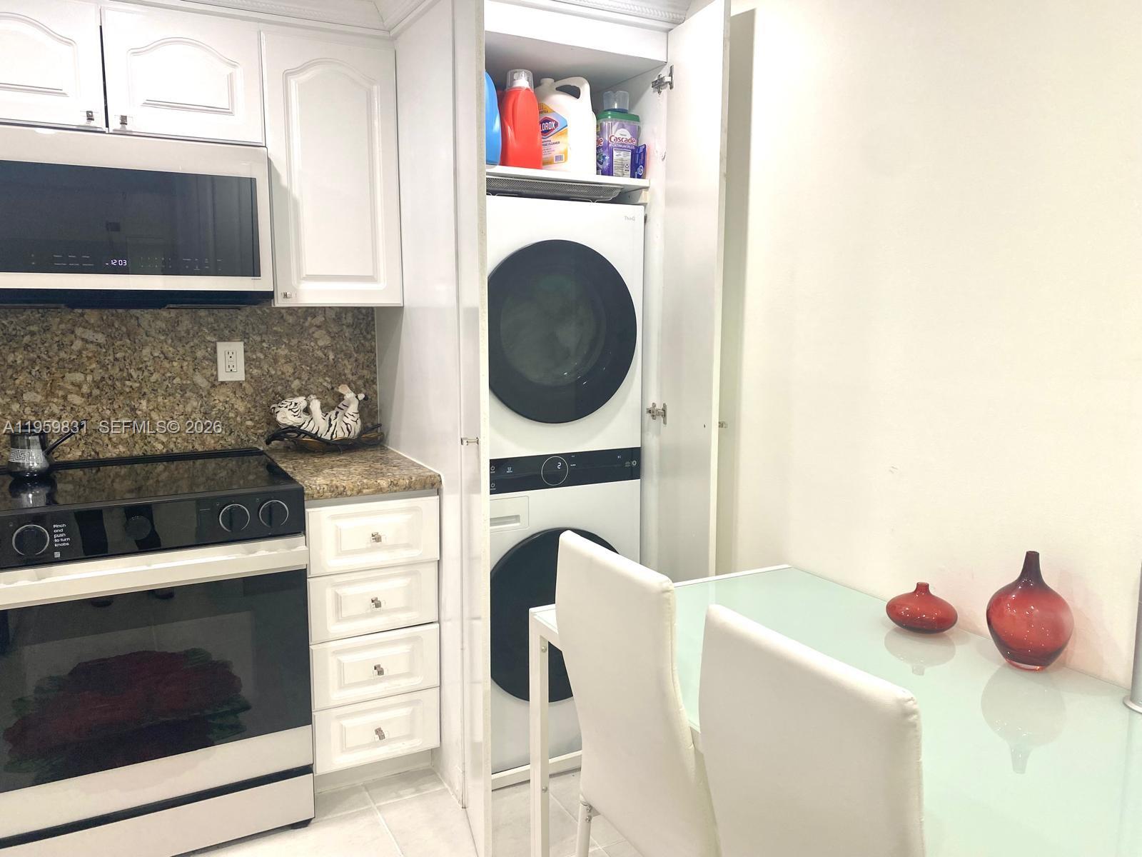WINSTON TOWERS 600 CONDO - Residential