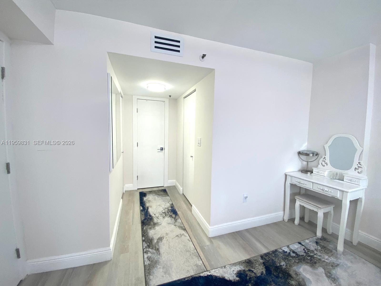 WINSTON TOWERS 600 CONDO - Residential