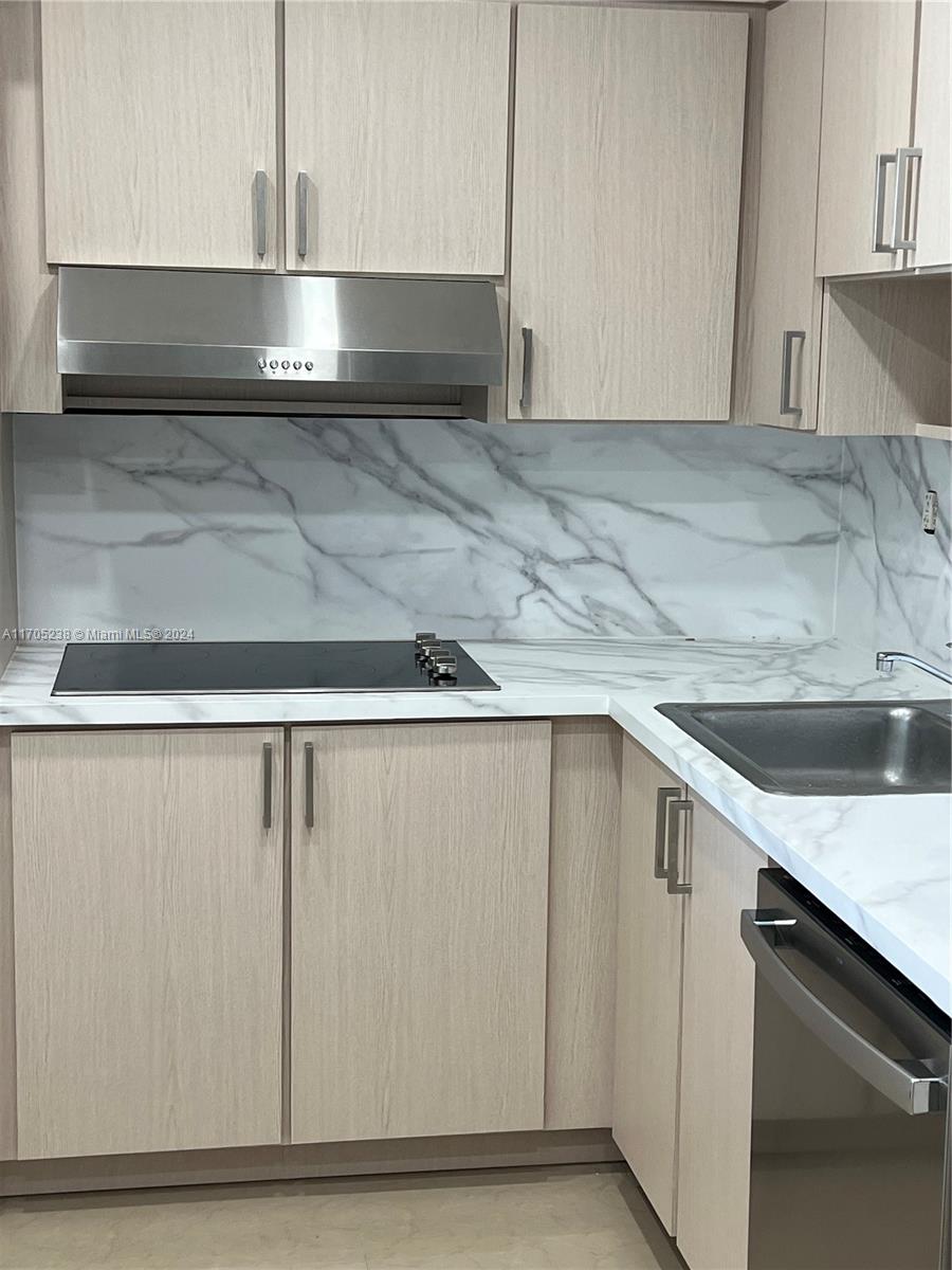 OCEANVIEW BUILDING B COND - Residential Lease