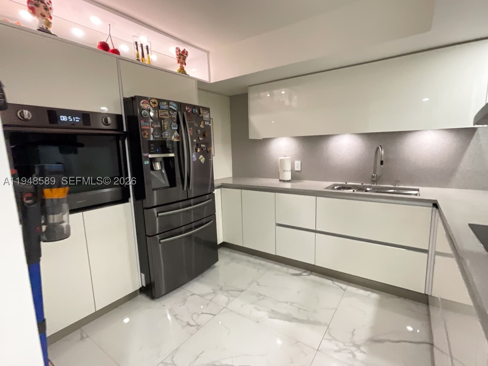 BUCKLEY TOWERS CONDO - EA - Residential