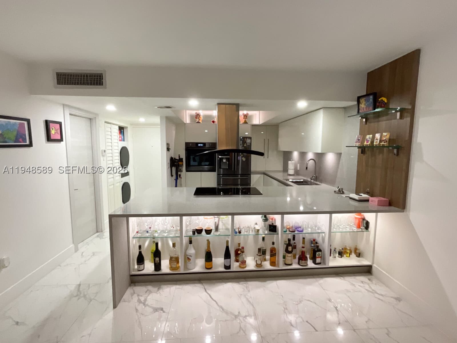 BUCKLEY TOWERS CONDO - EA - Residential