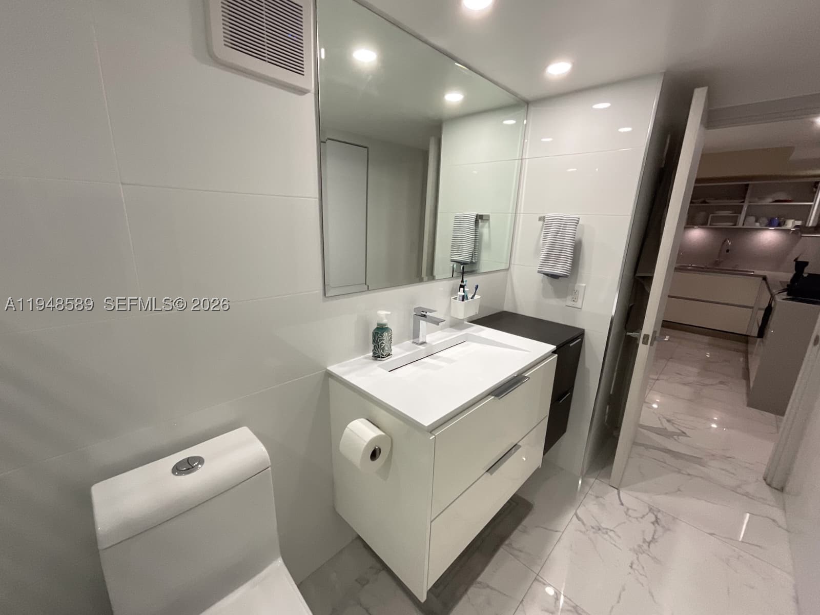 BUCKLEY TOWERS CONDO - EA - Residential