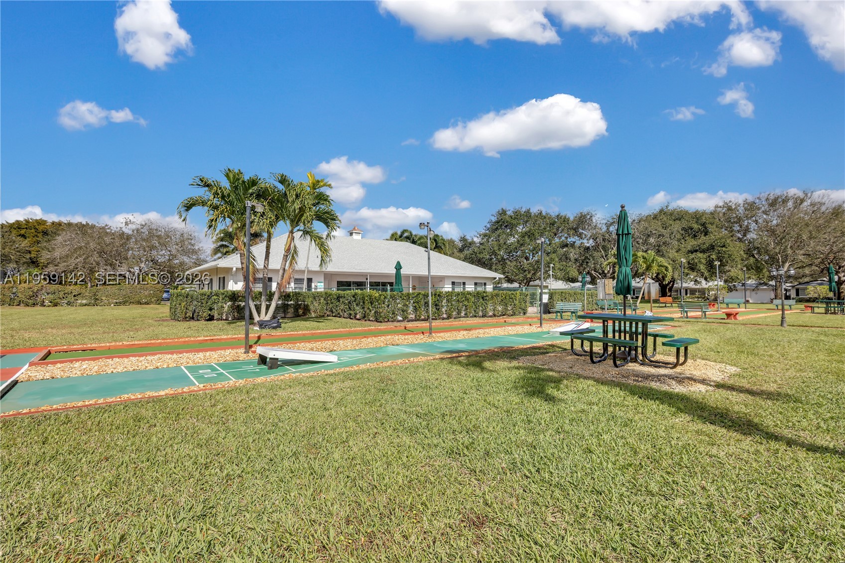 LIMETREE CONDO - Residential