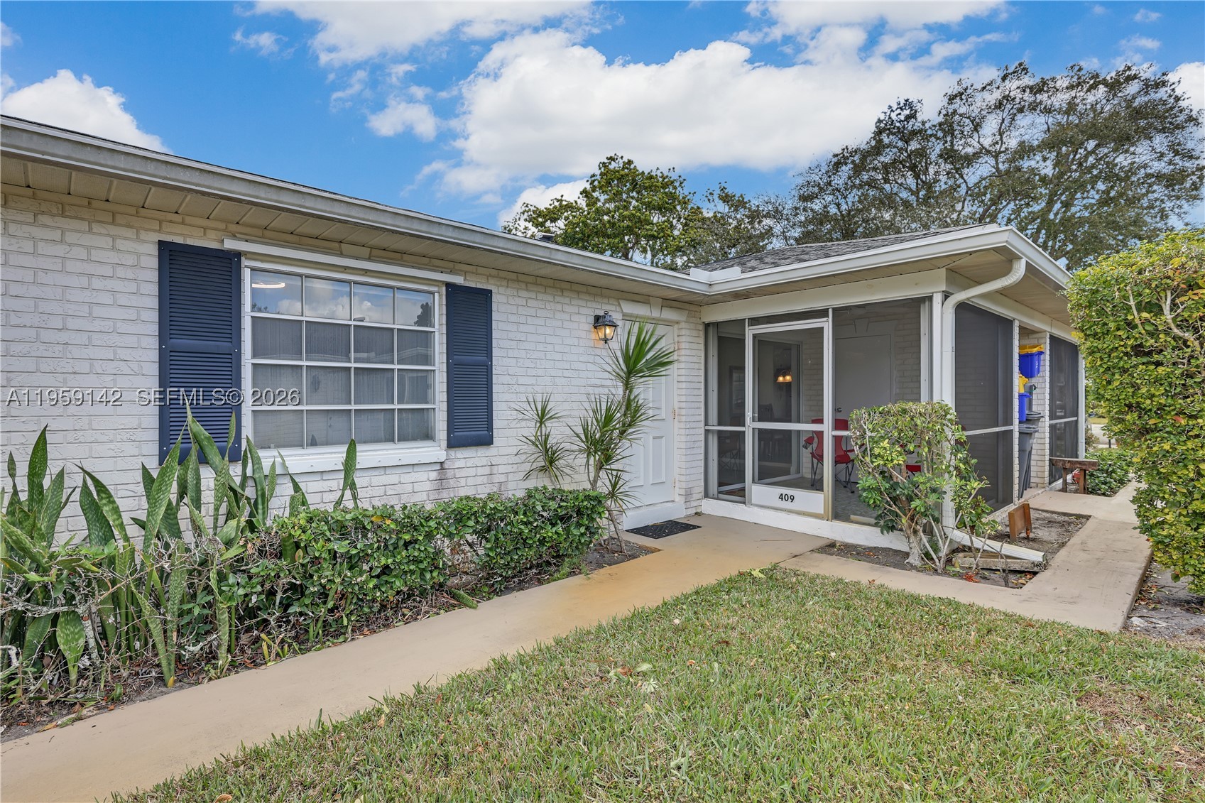 LIMETREE CONDO - Residential
