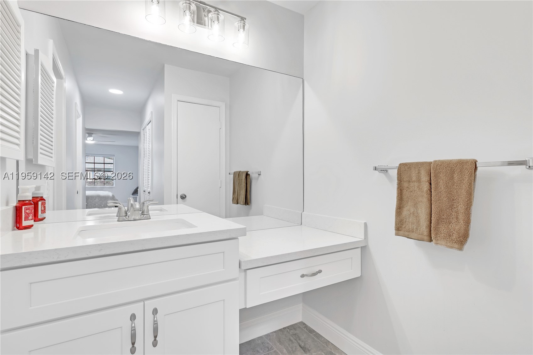 LIMETREE CONDO - Residential