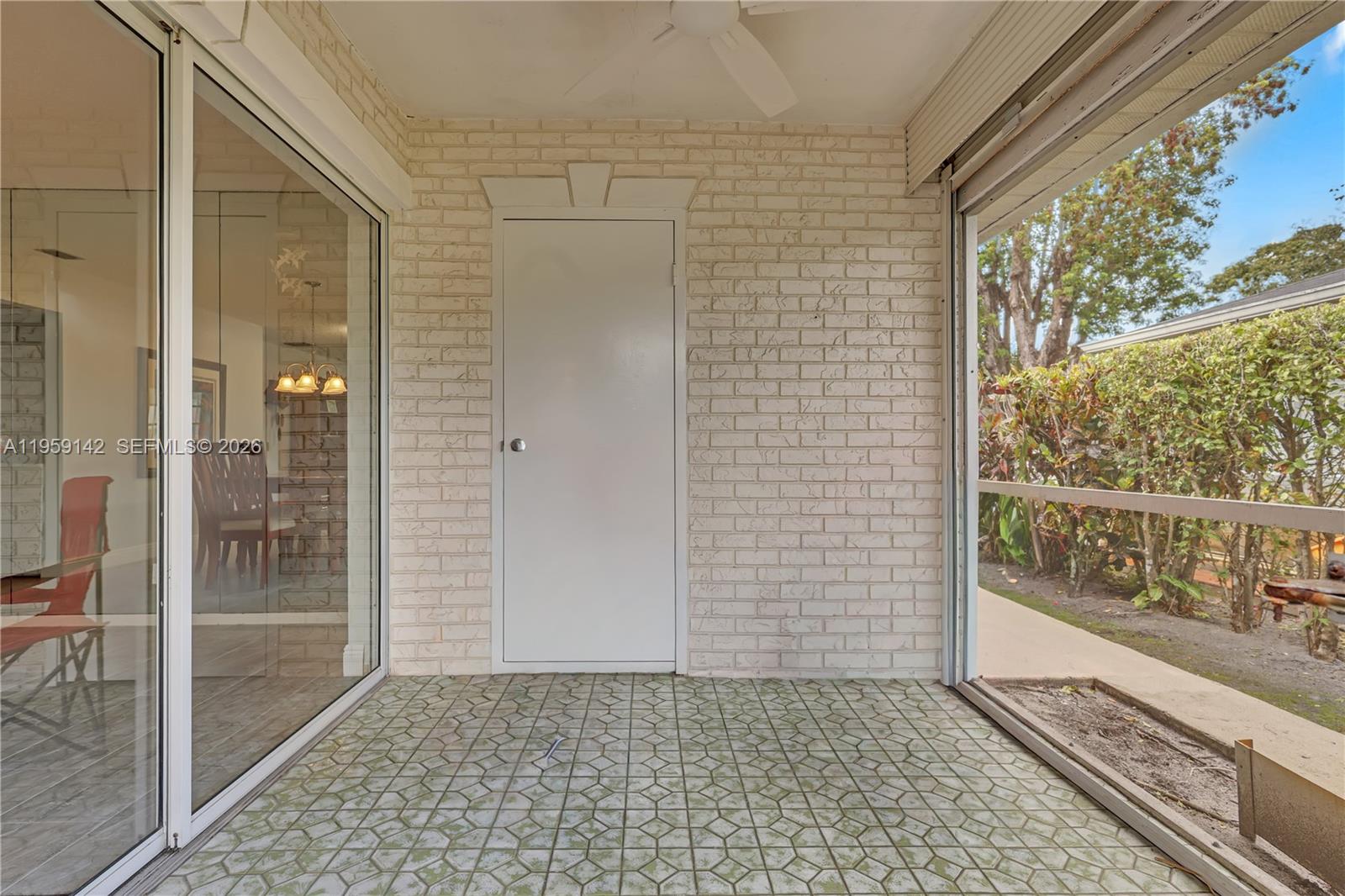 LIMETREE CONDO - Residential