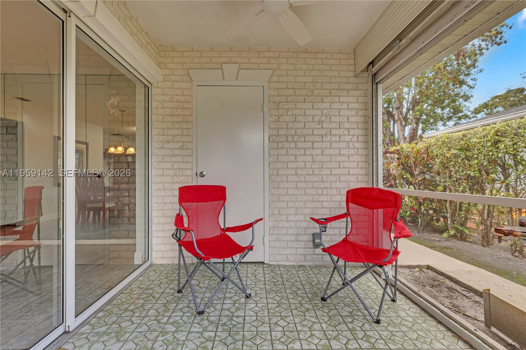 LIMETREE CONDO - Residential
