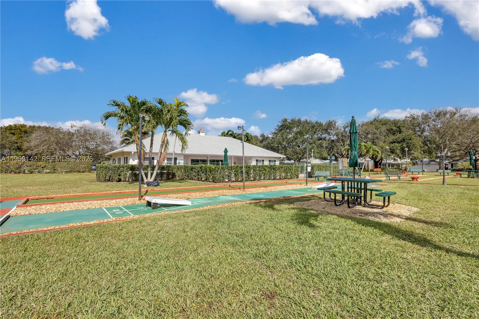 LIMETREE CONDO - Residential
