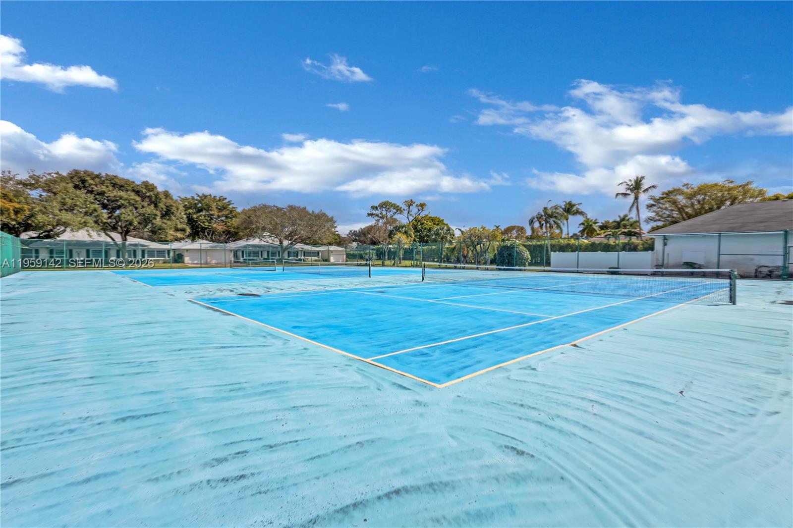 LIMETREE CONDO - Residential