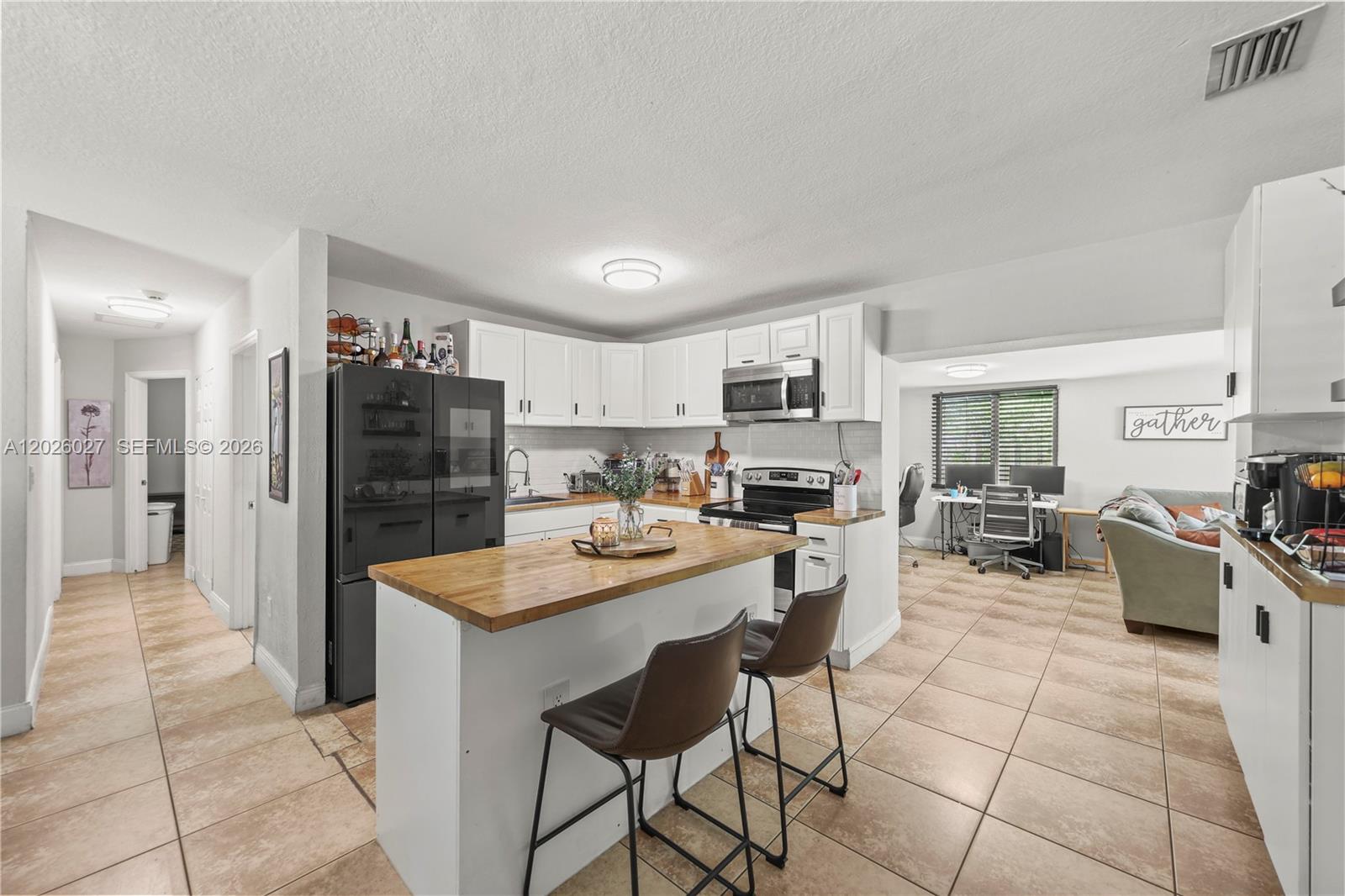 BROADVIEW COUNTRY CLUB - Residential