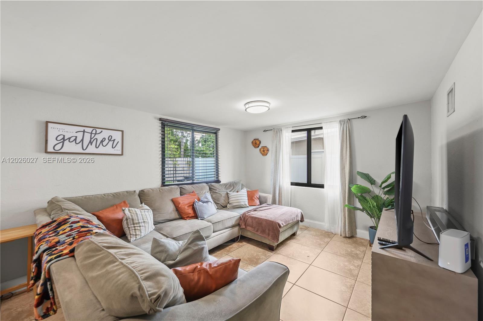BROADVIEW COUNTRY CLUB - Residential