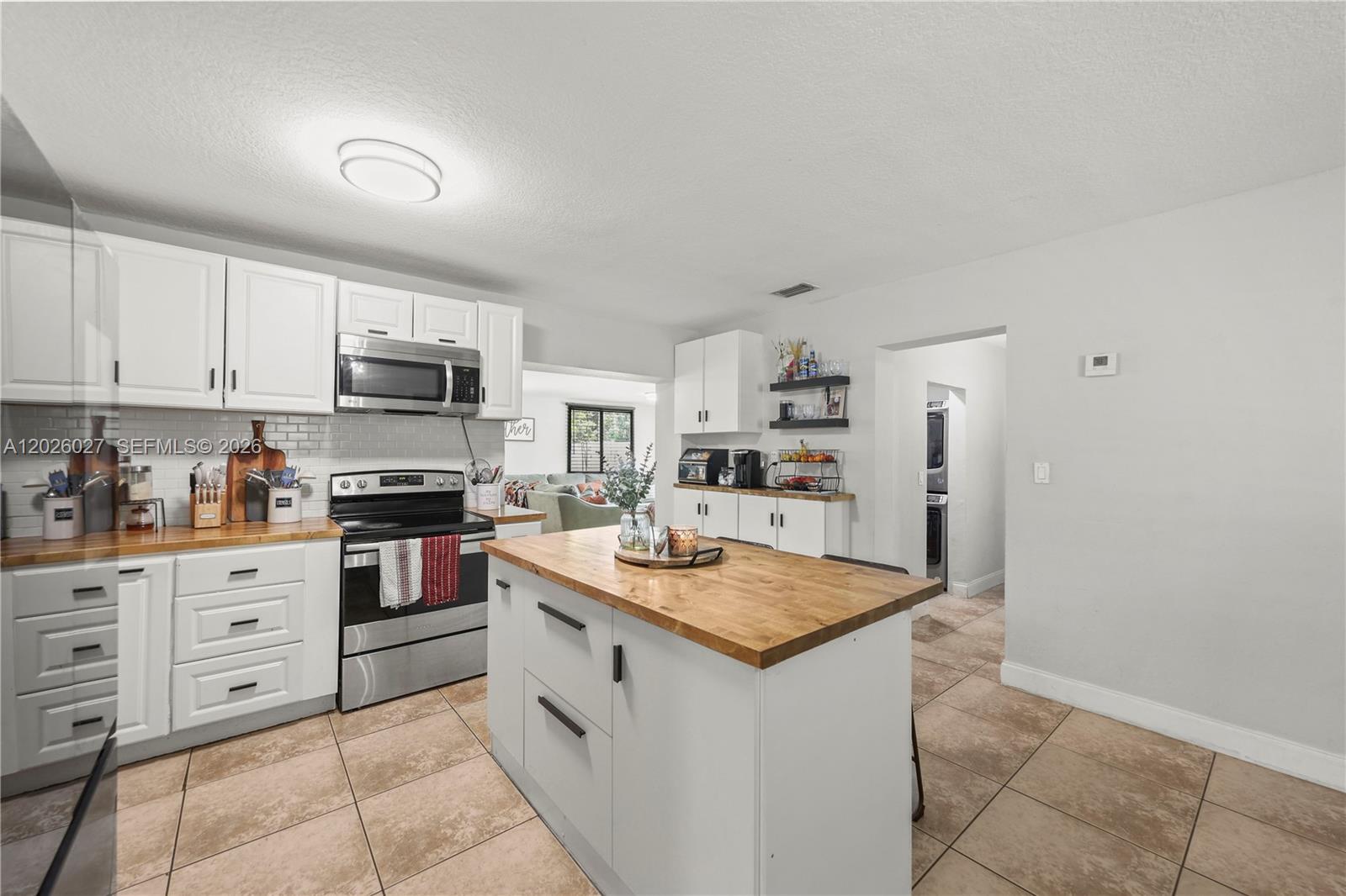 BROADVIEW COUNTRY CLUB - Residential