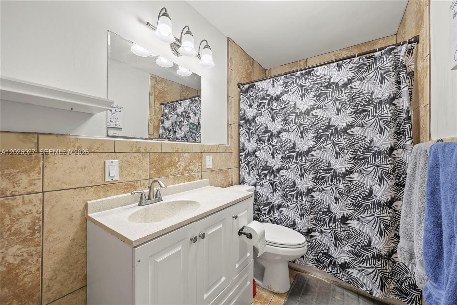 BROADVIEW COUNTRY CLUB - Residential