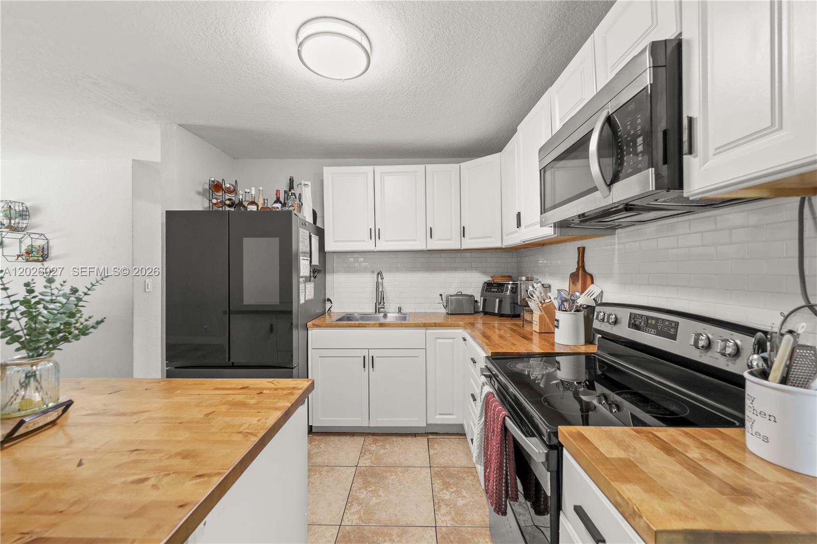 BROADVIEW COUNTRY CLUB - Residential