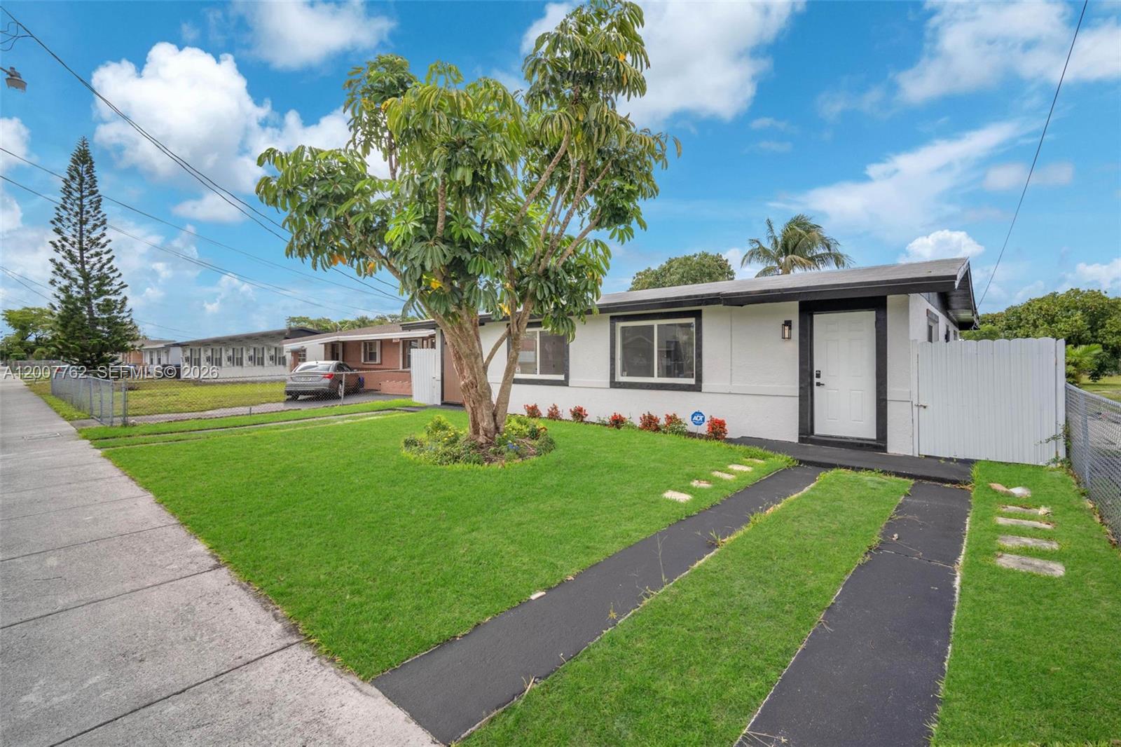 NORTH WEST LAUDERDALE - Residential