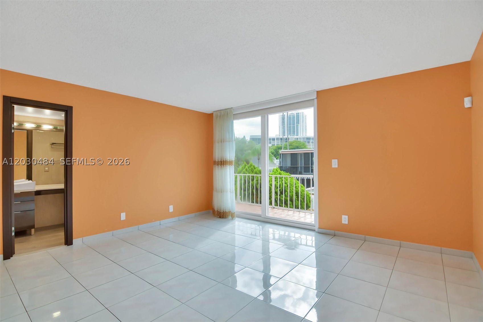 TOWNHOUSES OF VENETIAN PA - Residential