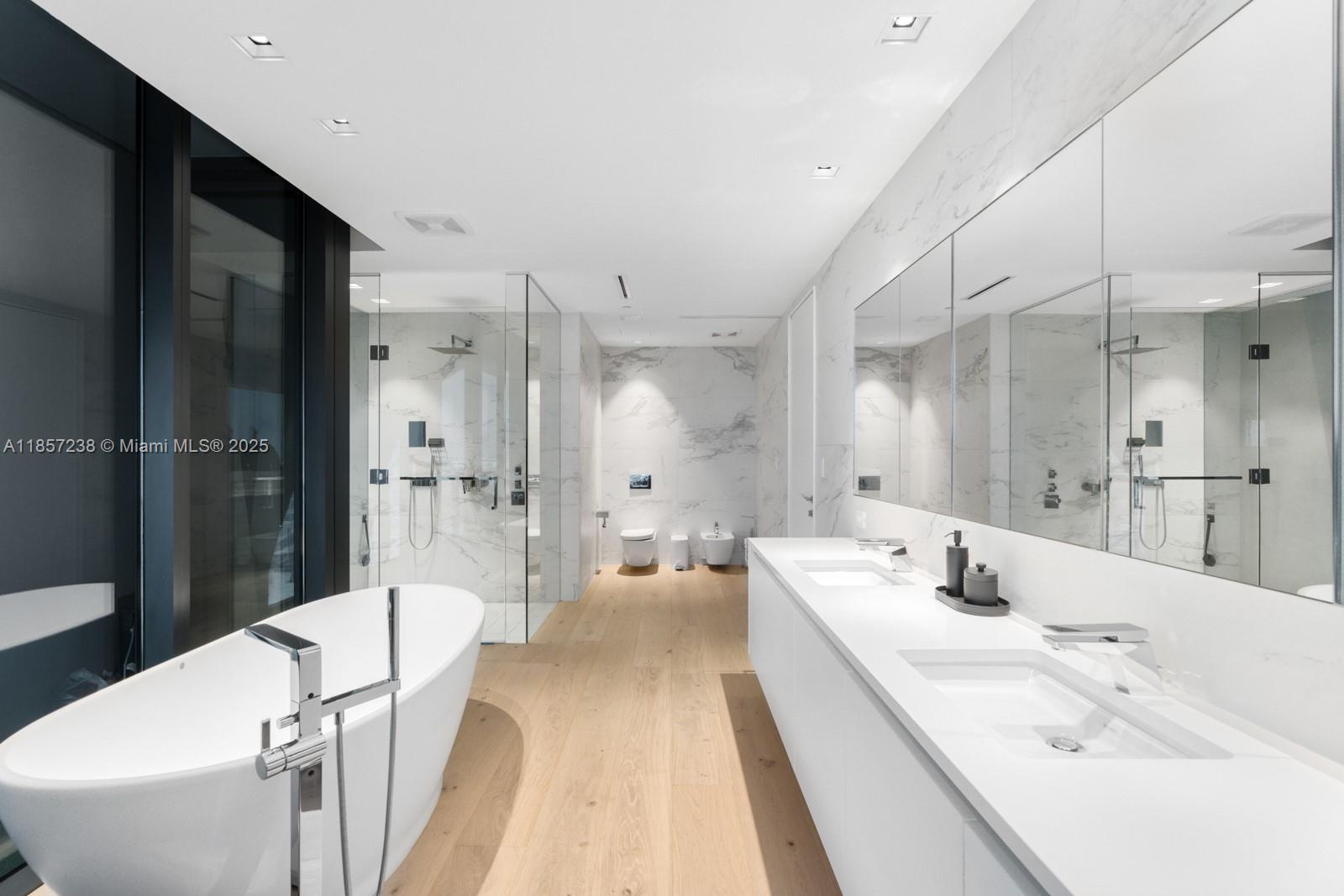 ONE THOUSAND MUSEUM CONDO - Residential