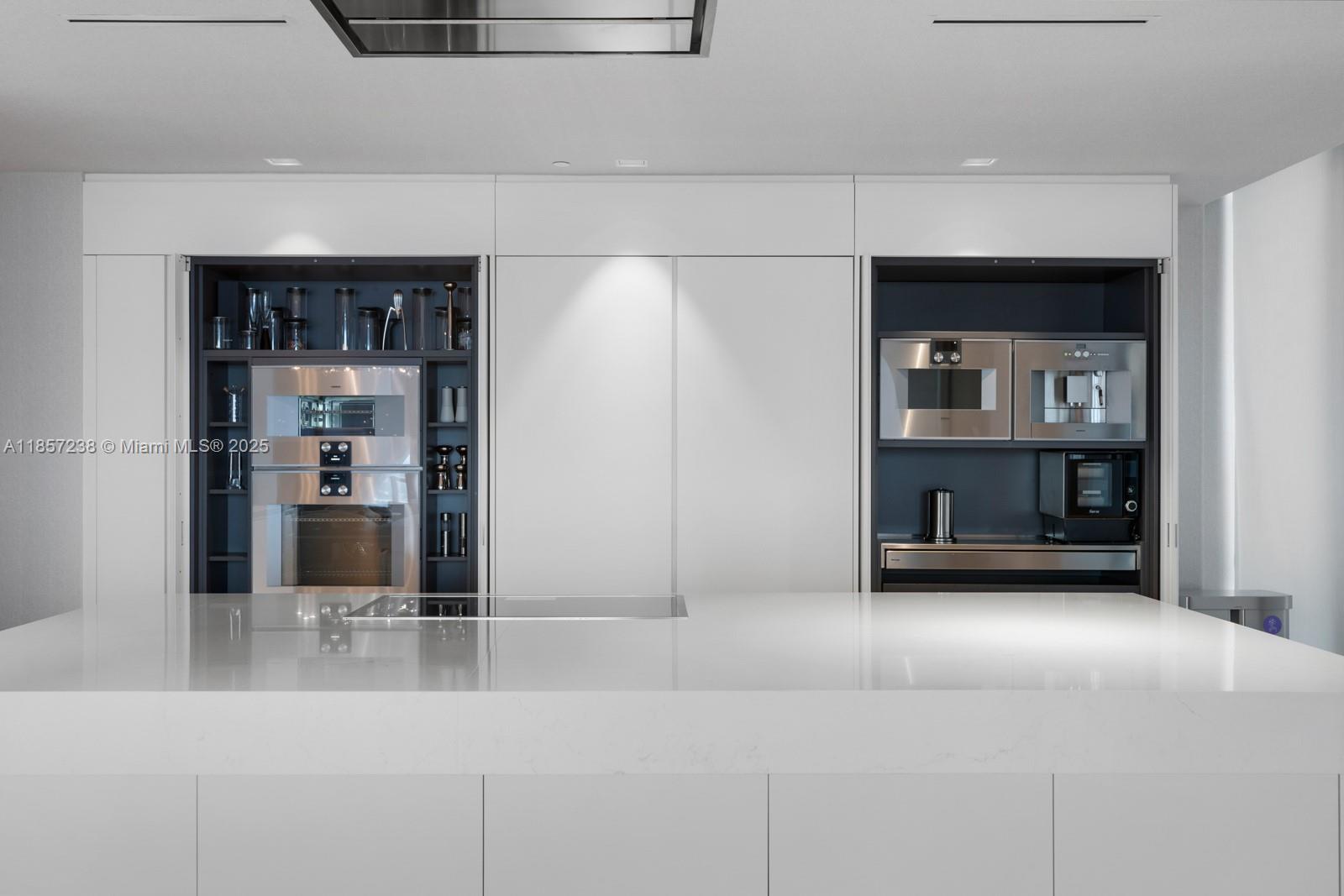 ONE THOUSAND MUSEUM CONDO - Residential
