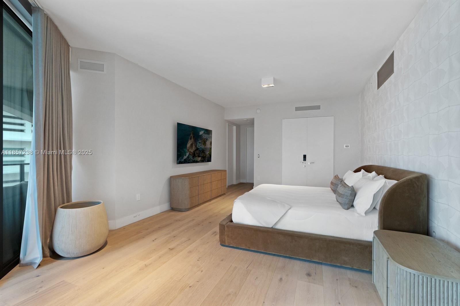ONE THOUSAND MUSEUM CONDO - Residential