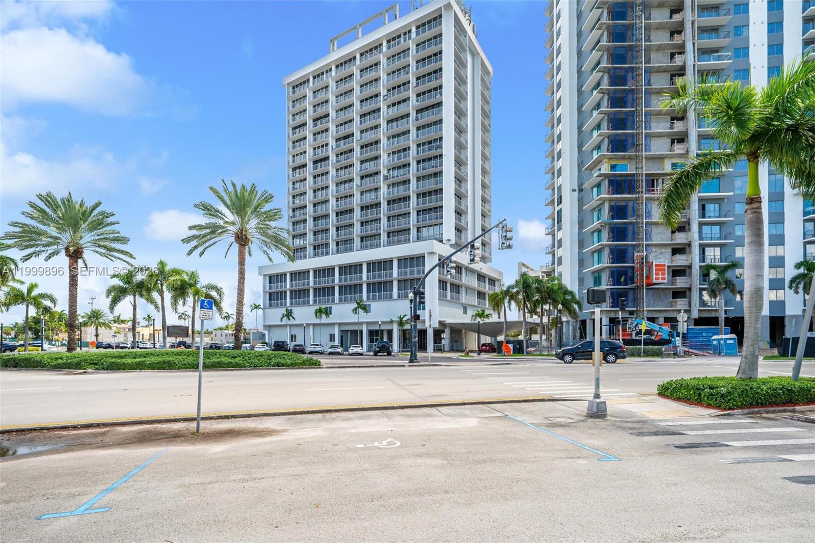 HOME TOWER CONDO - Residential