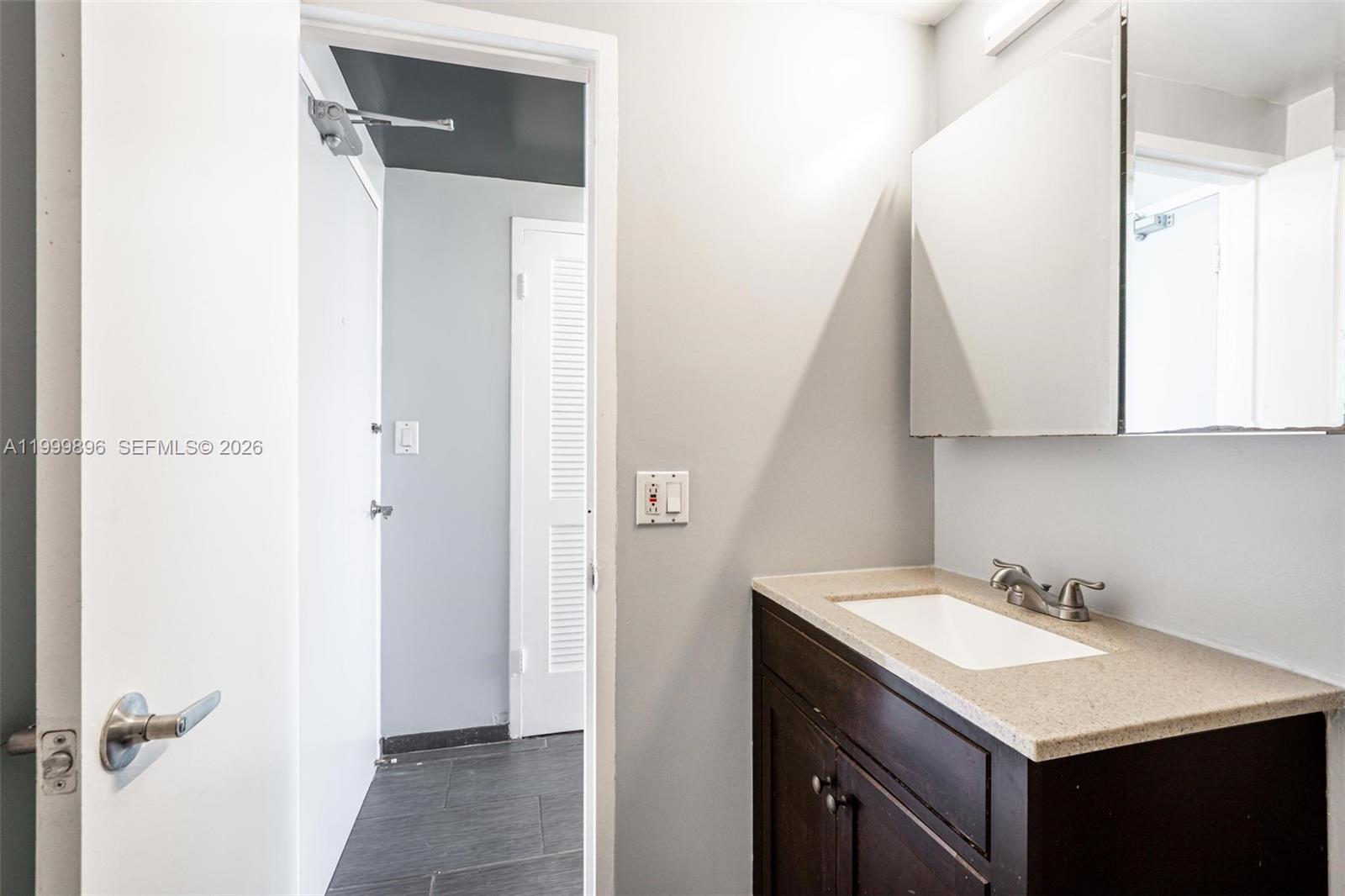 HOME TOWER CONDO - Residential
