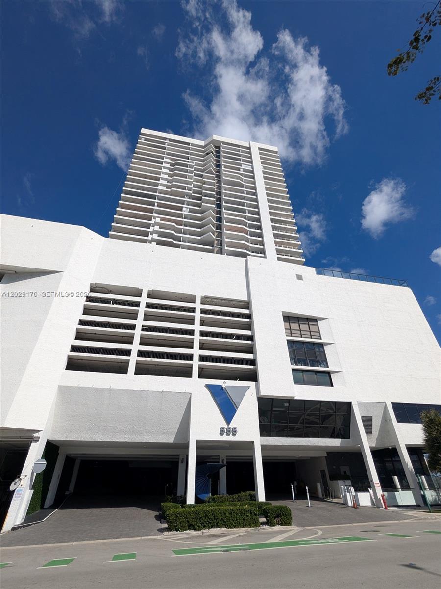 VENETIA CONDO - Residential Lease