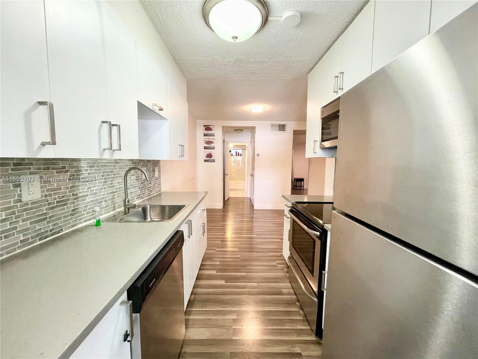 TWIN TOWERS CONDO - Residential